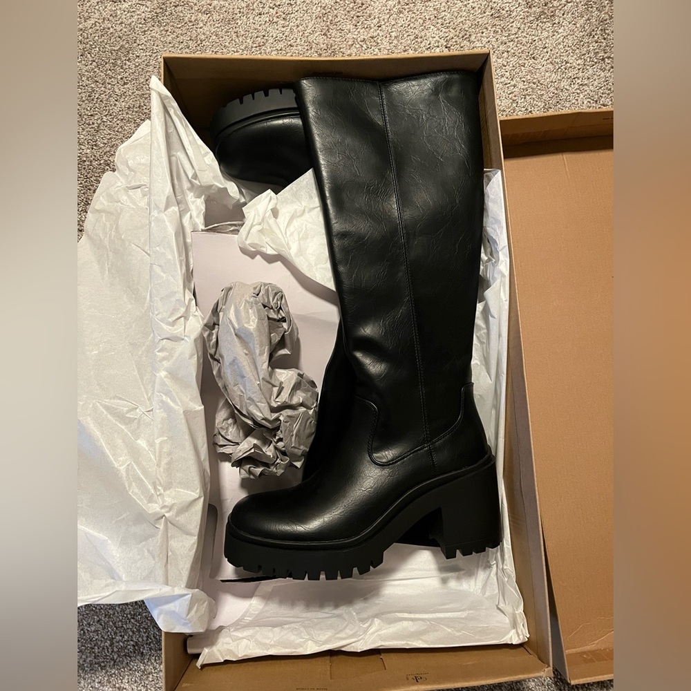 NWT Dirty Laundry Black Platform Boots